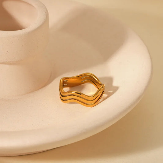 Waves Ring