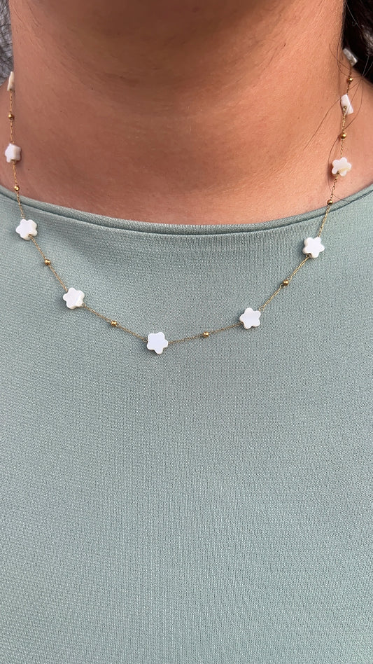 White Flower Necklace
