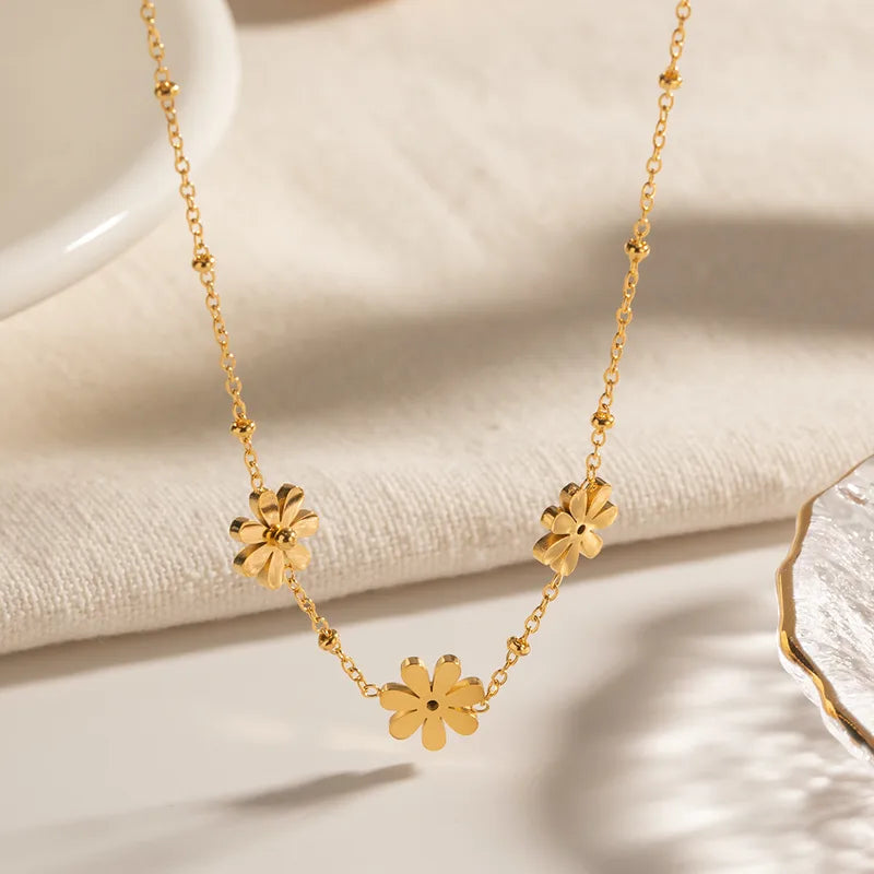 Daisy Necklace