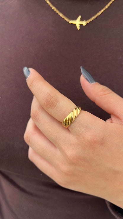 Croissant Ring