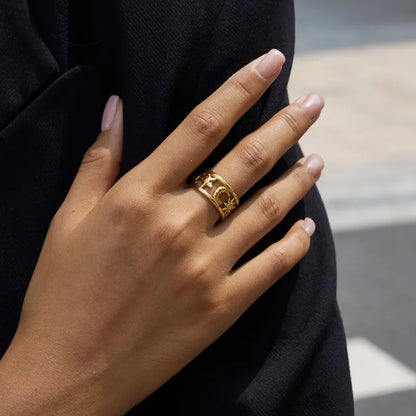 Lunar Ring